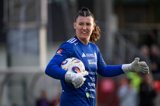 Piteås målvakt Lauren Brzykcy deppar