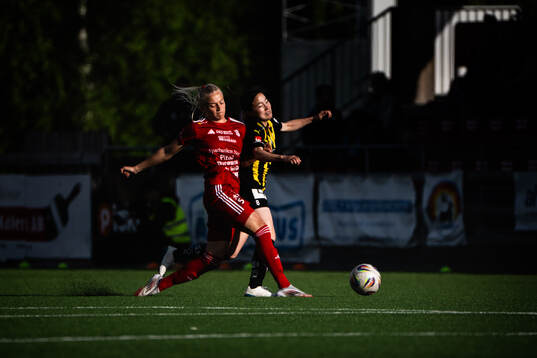 Piteås Wilma Carlsson och Häckens Hikaru Kitagawa