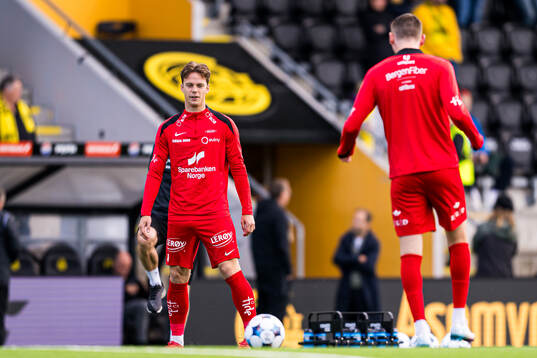 Felix Horn Myhre of Brann warms up