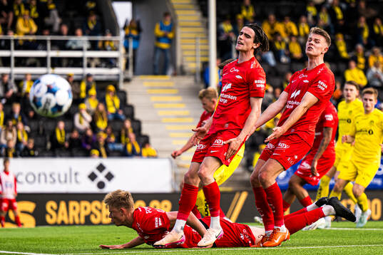 Ulrik Mathisen and Emil Kornvig of Brann reacts