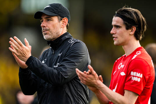 Freyr Alexandersson, head coach of Brann, looks dejected