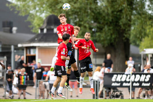 Örebros Erik McCue nickar