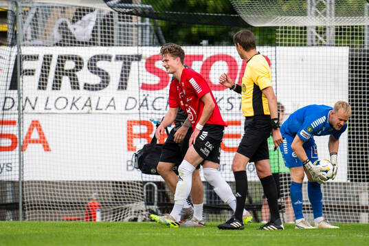 Örebros Erik McCue