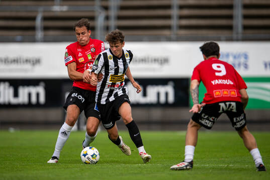 Landskronas Max Nilsson och Örebros Melvin Bajrovic