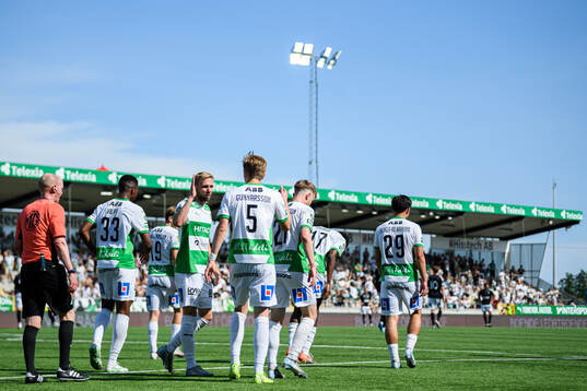 Västerås Victor Wernersson jublar med lagkamrater