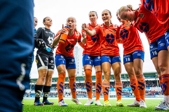Goalkeeper Idun-Kristine Jørgensen, Mette Osvold Muri,