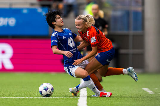 Yugyeong Jeon of Molde and Madelen Eid of AaFK Fortuna