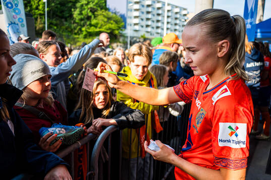Madelen Eid of AaFK Fortuna in the fanzone