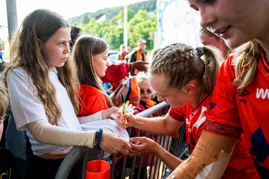 Ingeborg Lye Skretting of AaFK Fortuna in the fanzone