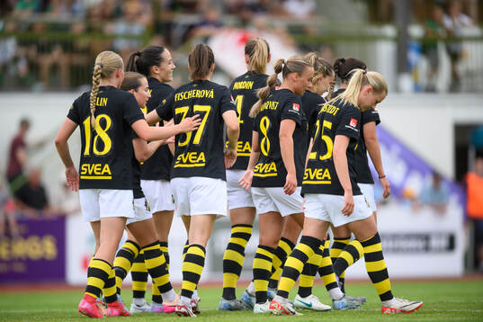 AIKs spelare jublar