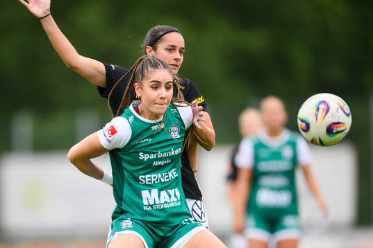Alingsås Julia Elvbo och AIKs Daniella Famili