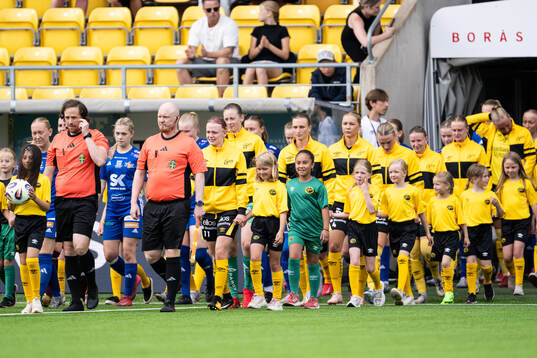 Lagen kommer in på planen