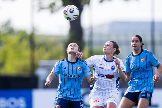 Djurgårdens Alexsandra Lobanova och Växjö DFFs Maja Bodin