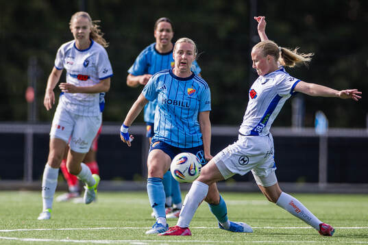 Djurgårdens Alexandra Jonasson och Växjö DFFs Ebba Wieder