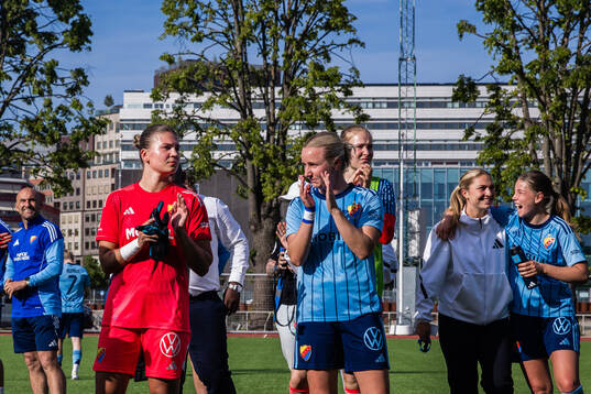 Djurgårdens målvakt Anna Aurora Koivunen och Alexandra