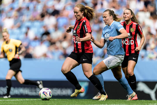Brommapojkarnas Alice Ahlberg och Malmö FFs Sara Kanutte