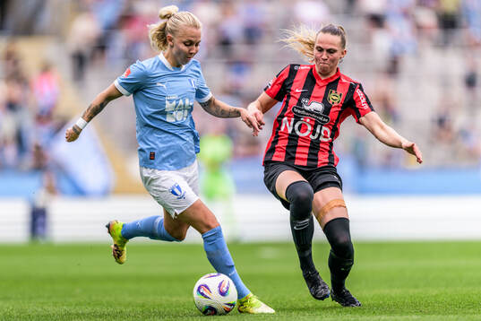 Malmö FFs Nathalie Hoff Persson och Brommapojkarnas Frida
