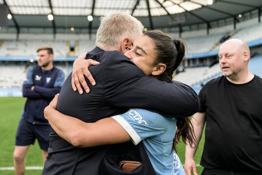 Malmö FFs ordförande Anders Pålsson och Ines Belloumou