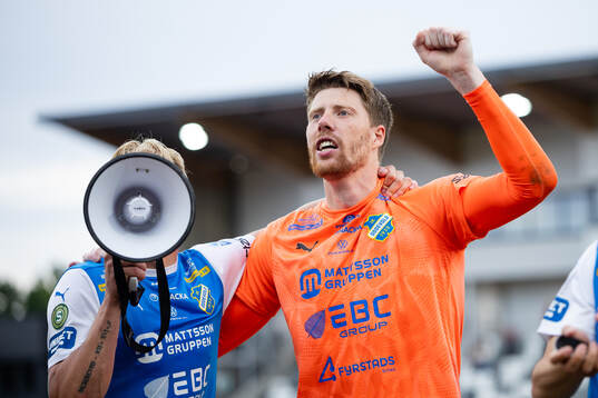 Oddevolds Philip Engelbrektsson och målvakt Morten Sætra