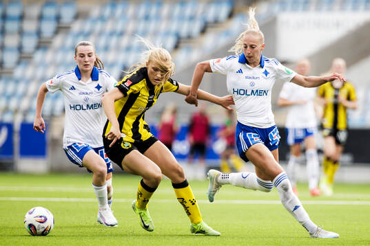 Hammarbys Smilla Holmberg och IFK Norrköpings Samantha Cary