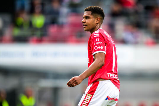 Kalmars Anthony Olusanya deppar