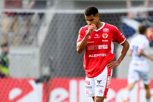 Kalmars Anthony Olusanya deppar