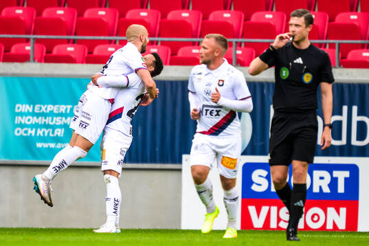 Örgrytes Amel Mujanic jublar