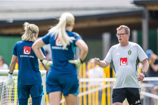 Goalkeeper coach Leif Troedsson of the Swedish women’s