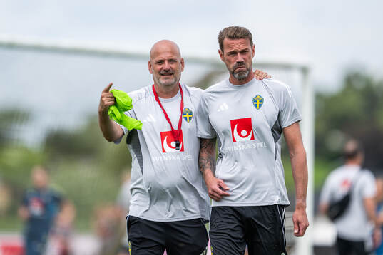 Assistant coach Magnus Wikman and coordinator Magnus