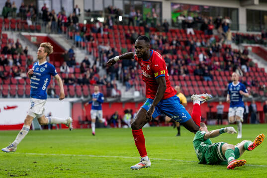 Helsingborgs Adam Akimey gör 2-0