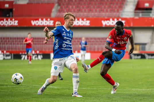 Umeå FCs David Ekman och Helsingborgs Adam Akimey