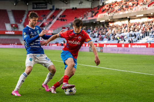 Umeå FCs Tim Olsson och Helsingborgs Wilhelm Loeper