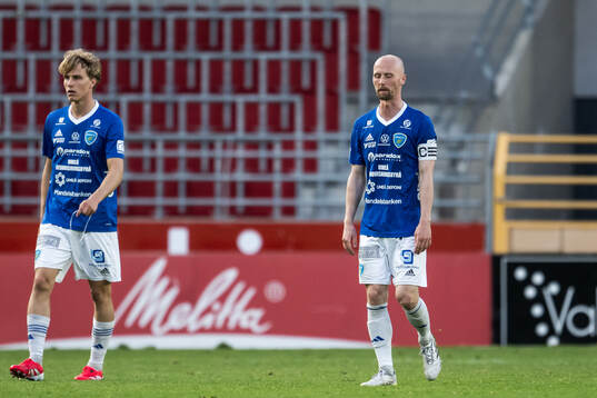 Umeå FCs Stefan Lindmark och Pontus Eriksson  deppar
