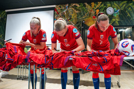 Thea Bjelde, Mathilde Harviken and Marit Bratberg Lund of
