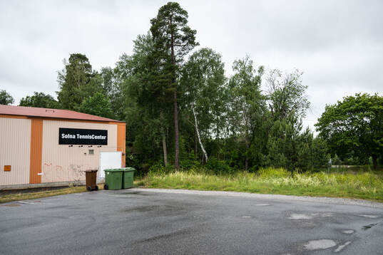 En generell vy över Solna Tenniscenter som angränsar till