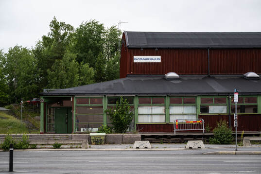 En generell vy av Råstaparkhallen som angränsar till
