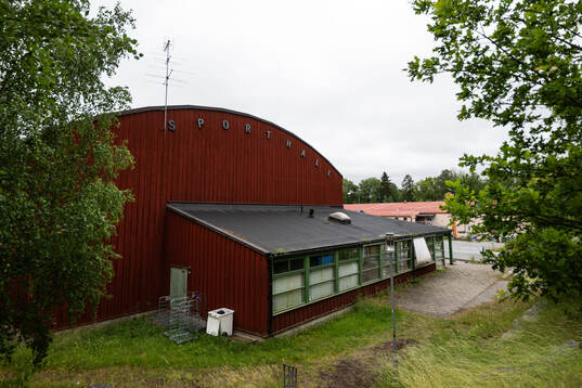 En generell vy av Råstaparkhallen som angränsar till