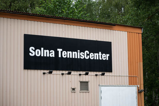 En generell vy över Solna Tenniscenter som angränsar till
