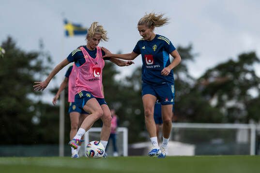 Sofia Jakobsson and Amanda Nildén of the Swedish women's