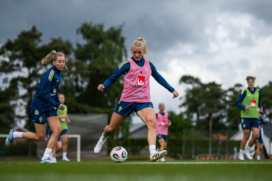 Linda Sembrant and Stina Blackstenius of the Swedish