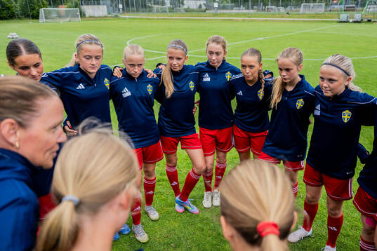 Spelare från lag 3 har genomgång
