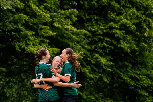 Agnes Elm, Malmö FF (m) jublar med lagkamrater