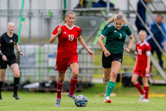 Nova Palmblad, Hammarby IF FF och Anges Berglund,