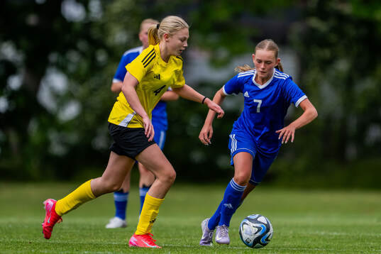 Emma Engström, Djurgårdens IF FF och Wilma Rosenqvist,