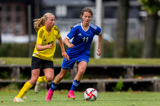 Lisen Wilson, Djurgårdens IF FF och Moa Cederström, FC