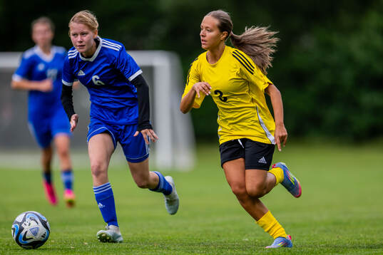 Elsa Nyberg, Färjestadens GOIF och Tamina Durakovic, QBIK