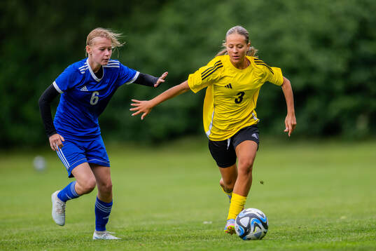 Elsa Nyberg, Färjestadens GOIF och Tamina Durakovic, QBIK