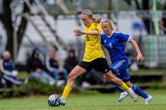 Tyra Gustafsson, QBIK och Moa Dunegård, FC Rosengård