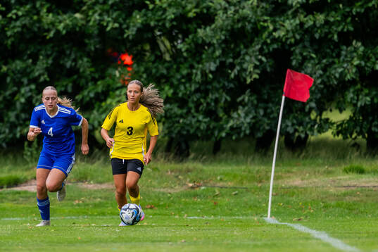 Maja Israelsson, Mariebo IK och Tamina Durakovic, QBIK