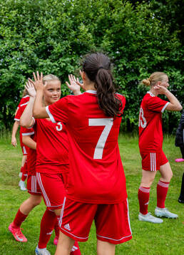 Leah Hellqvist, IF Brommapojkarna och Maylin Sarmiento